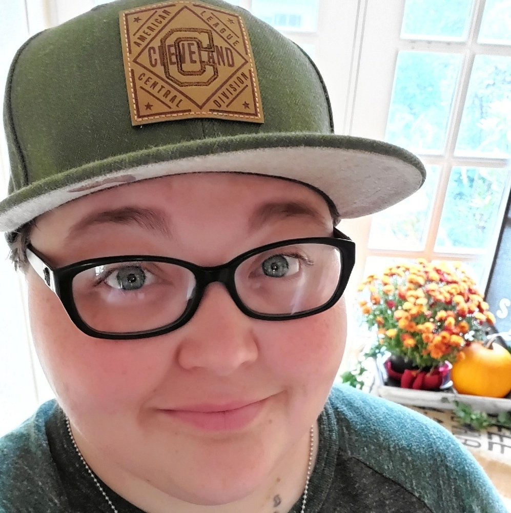 Meet your Posher, Synthia